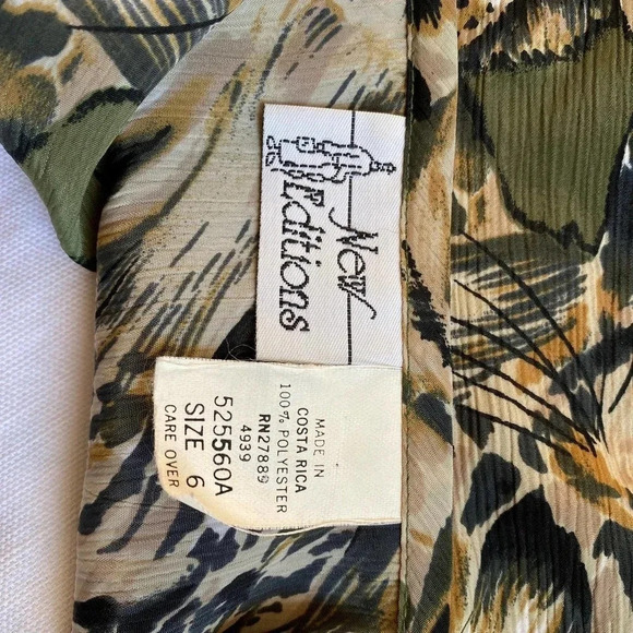 Beautiful Tiger print lightweight comfortable blouse women size 6 - Picture 4 of 6